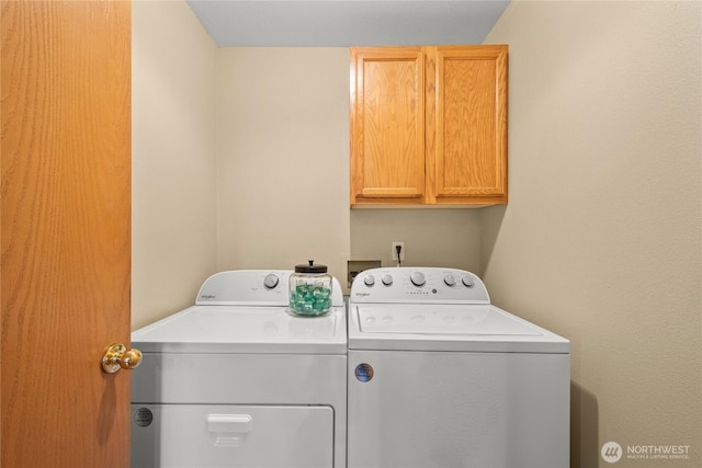 16215 NE 13th St, Vancouver, WA 98684 - laundry area featuring independent washer and dryer and cabinet space