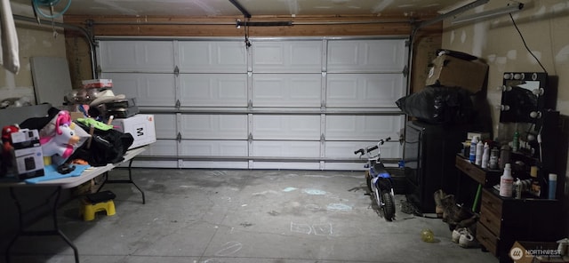 1175 E Cypress St, Othello, WA 99344 - view of garage