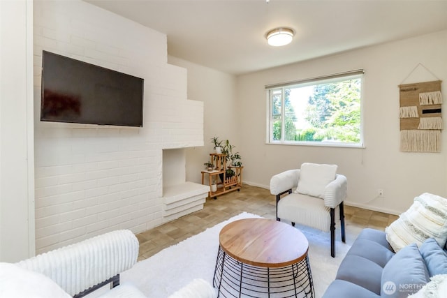 11258 29th Ave SW, Seattle, WA 98146 - living area featuring baseboards