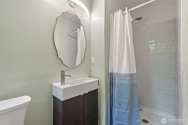 35804 15th Ave SW, Federal Way, WA 98023 - bathroom featuring a shower stall and vanity