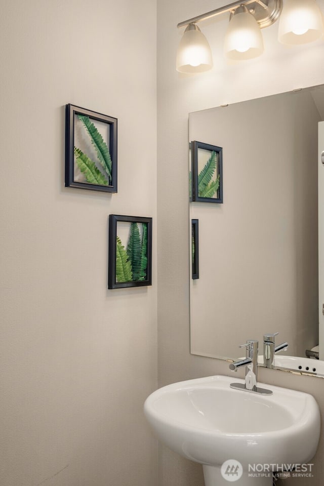 16201 Meadow Rd Unit G2, Lynnwood, WA 98087 - half bath featuring a sink