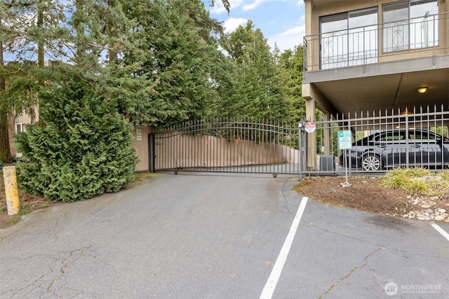 750 N 143rd St Unit 211, Seattle, WA 98133 - view of gate