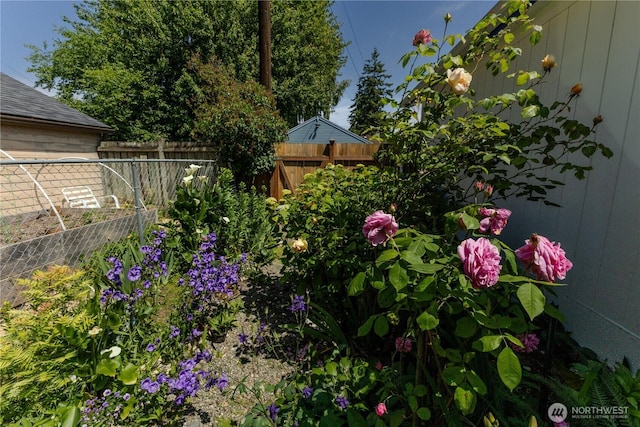1035 Oakes Ave, Everett, WA 98201 - view of fenced backyard