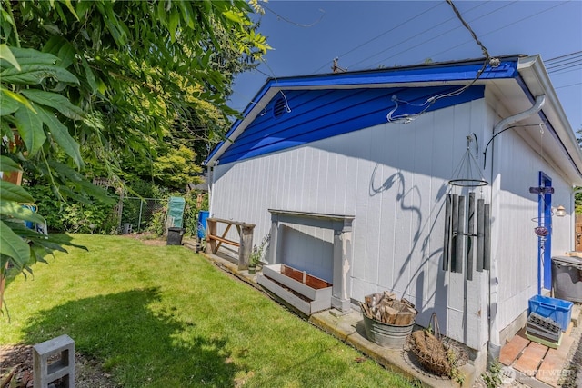 1035 Oakes Ave, Everett, WA 98201 - view of home's exterior with a yard