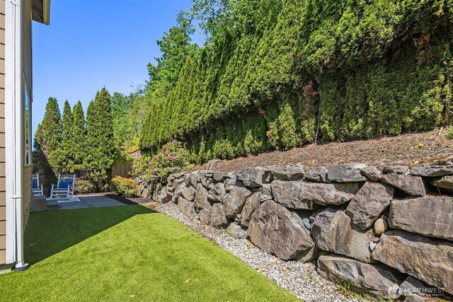 16148 Parkside Way SE, Renton, WA 98058 - view of green lawn with a patio