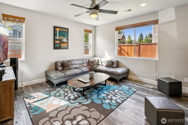 458 SW 111th Pl, Seattle, WA 98146 - living room featuring wood finished floors, baseboards, a ceiling fan, and recessed lighting