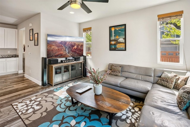 458 SW 111th Pl, Seattle, WA 98146 - living room featuring wood finished floors, ceiling fan, baseboards, and recessed lighting