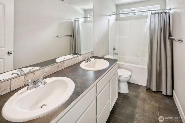 458 SW 111th Pl, Seattle, WA 98146 - full bath featuring toilet, double vanity, shower / tub combo with curtain, and tile patterned floors