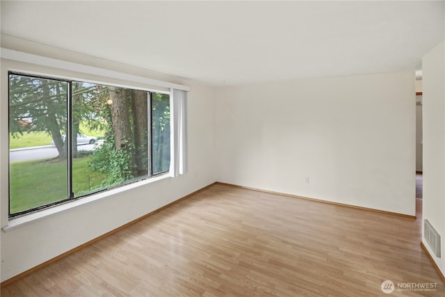 3718 Wetmore Ave, Everett, WA 98201 - empty room featuring light wood-type flooring and baseboards