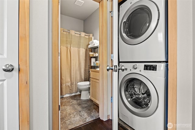 2413 Peabody St, Bellingham, WA 98225 - laundry area with stacked washer / dryer