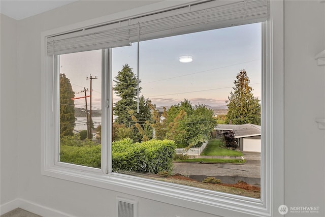 10209 65th Ave S, Seattle, WA 98178 - detailed view of baseboards