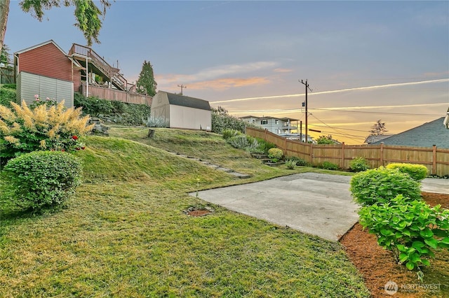 10209 65th Ave S, Seattle, WA 98178 - view of yard with a patio area