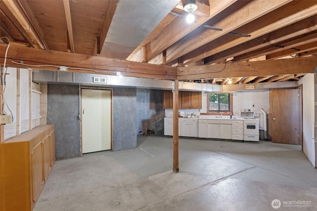 10601 87th Ct, Anderson Island, WA 98303 - below grade area featuring a sink