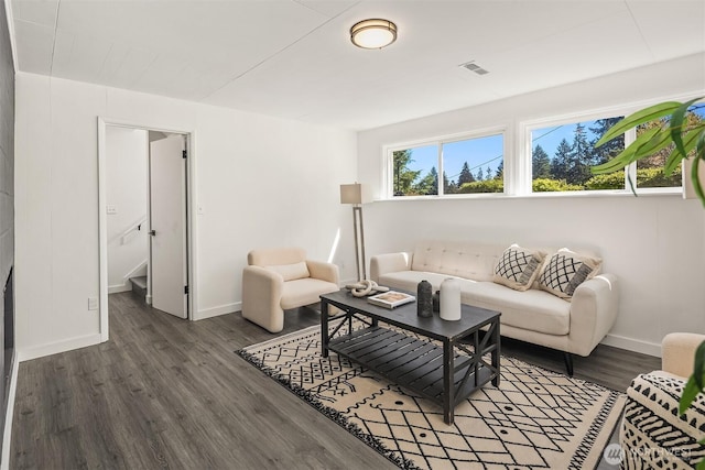 1136 N 146th Pl, Shoreline, WA 98133 - living area with wood finished floors and baseboards