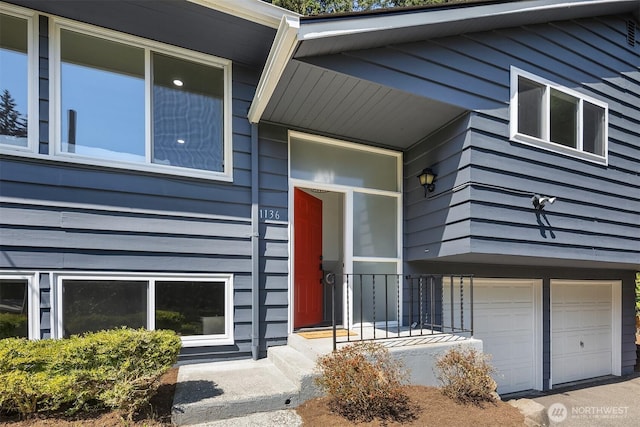 1136 N 146th Pl, Shoreline, WA 98133 - property entrance featuring an attached garage