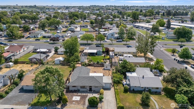 515 N Clark Rd, Moses Lake, WA 98837 - aerial view of property and surrounding area with nearby suburban area