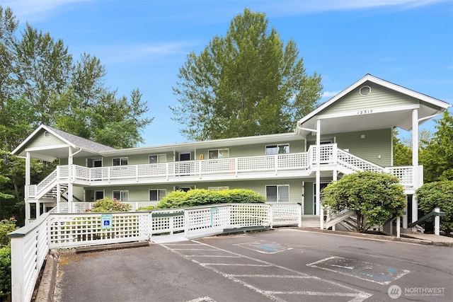 12315 NE 97th St Unit G, Kirkland, WA 98033 - view of building exterior featuring stairway
