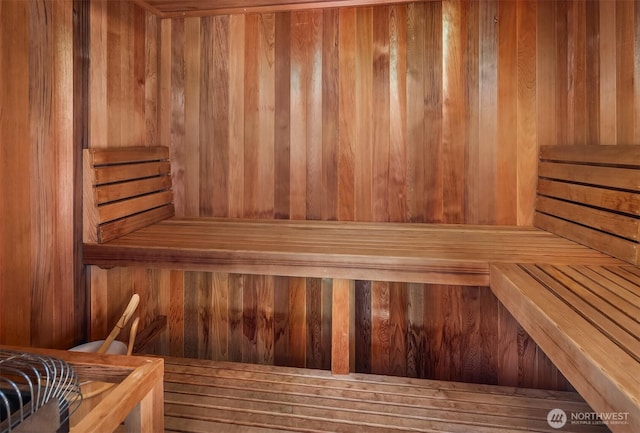 13117 NE 128th Pl NE, Kirkland, WA 98034 - relaxing sauna / steam room with wood walls