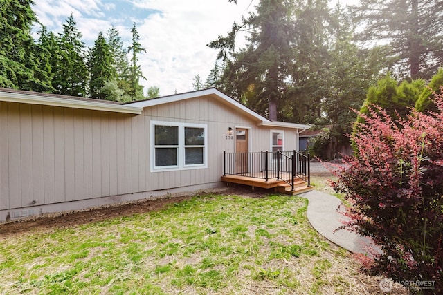 270 Granat St, Port Orchard, WA 98366 - back of house featuring a yard and crawl space