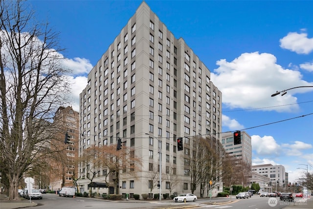 1105 Spring St Unit 712, Seattle, WA 98104 - view of apartment building / complex