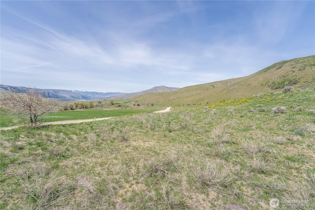 80 Chelan Hills Acres Rd, Orondo, WA 98843