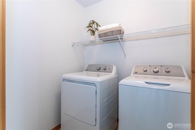 14808 26th Pl W Unit 2, Lynnwood, WA 98087 - laundry room with washer and dryer