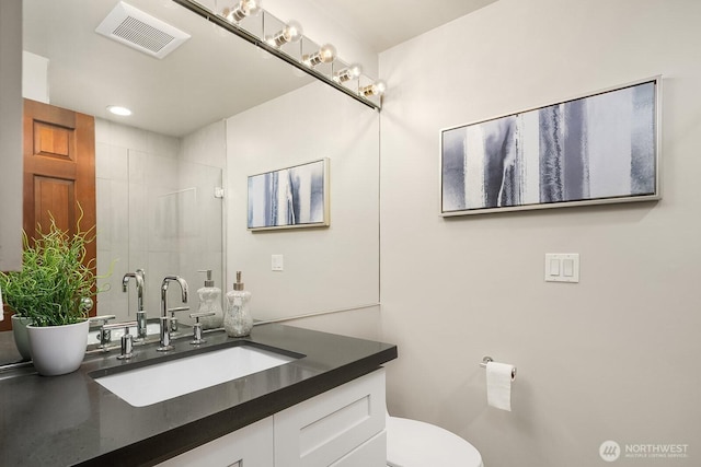 8509 NE 27th Pl, Clyde Hill, WA 98004 - full bath with vanity, tiled shower, and recessed lighting