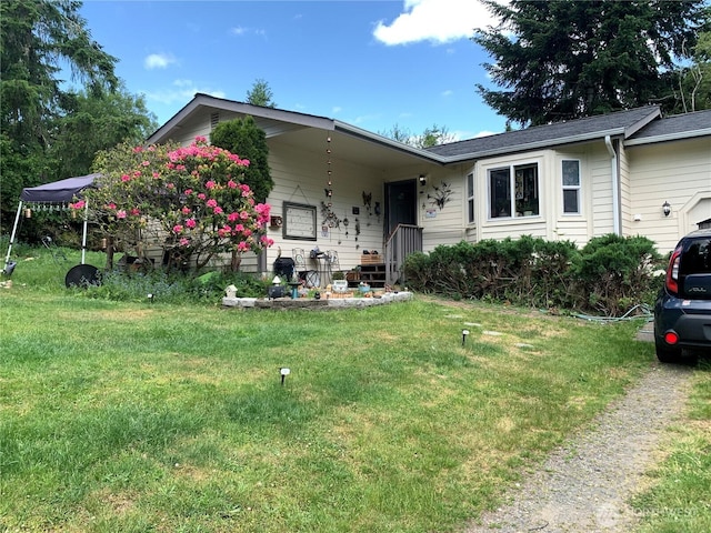 80 E Ironwood Pl, Shelton, WA 98584 - view of front facade with a front lawn