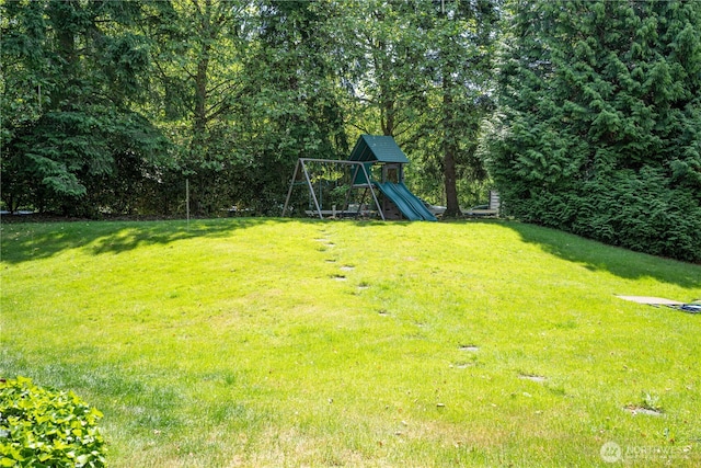 7453 Newcastle Golf Club Rd Unit B103, Newcastle, WA 98059 - view of green lawn featuring a playground