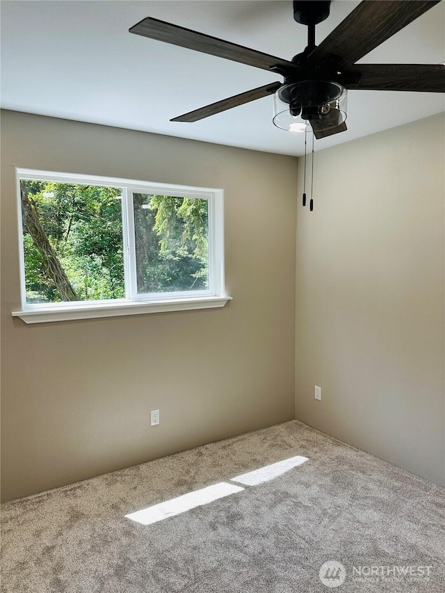 511 Baila Way, Aberdeen, WA 98520 - carpeted spare room with plenty of natural light and ceiling fan