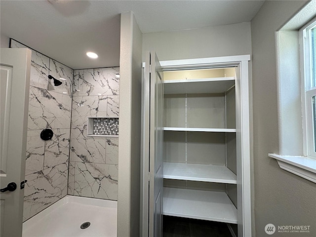 511 Baila Way, Aberdeen, WA 98520 - bathroom with a marble finish shower and recessed lighting