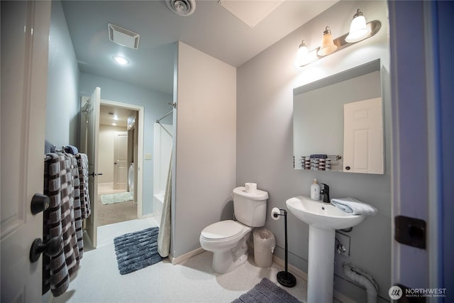 1071 S Section Pl, Quincy, WA 98848 - full bathroom with toilet and shower / tub combo with curtain