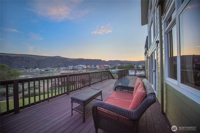 1071 S Section Pl, Quincy, WA 98848 - deck at dusk with a mountain view