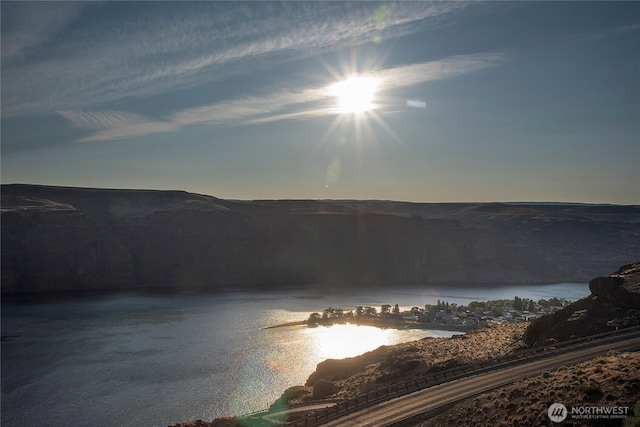 1071 S Section Pl, Quincy, WA 98848 - water view with a mountain backdrop