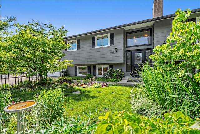 1108 Dale St SE, East Wenatchee, WA 98802 - view of front of house with a chimney