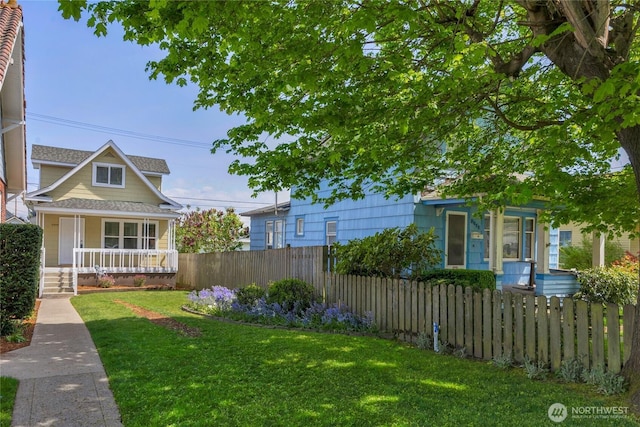 2409 Lombard Ave Unit C, Everett, WA 98201 - view of yard with a porch