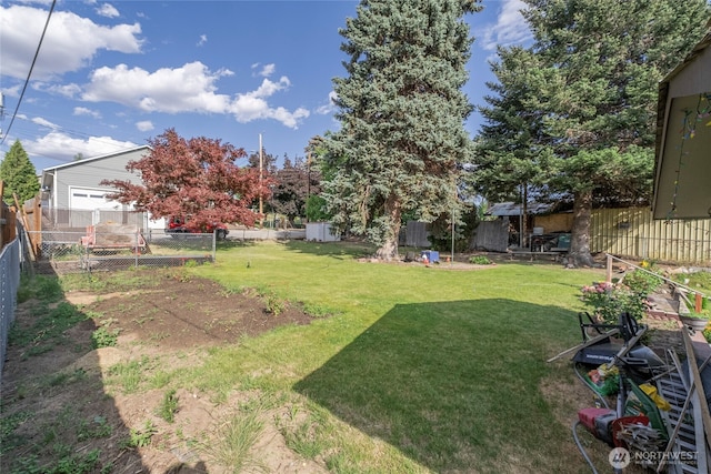 1011 N Dolfay Ln, East Wenatchee, WA 98802 - view of yard
