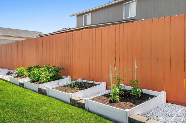 4737 W Owl St, Moses Lake, WA 98837 - view of yard with a vegetable garden