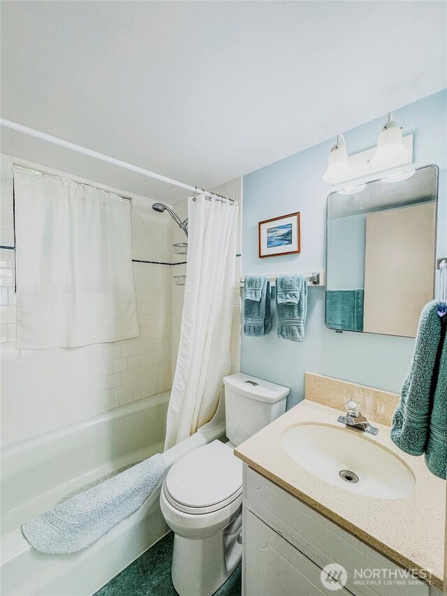 62 Wildwood Ln, Lopez Island, WA 98261 - full bath with vanity and shower / tub combo