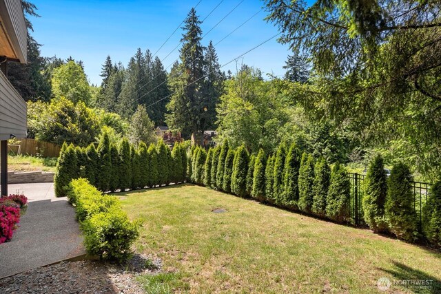 16422 76th Ave NE, Kenmore, WA 98028 - view of yard