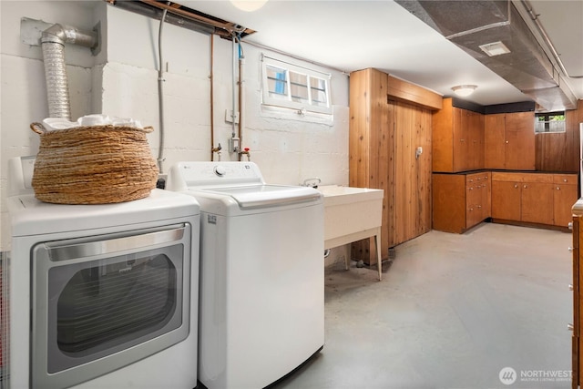 1210 S Mcclellan St, Seattle, WA 98144 - laundry room with separate washer and dryer