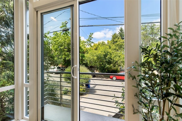 1805 N 36th St, Seattle, WA 98103 - entryway featuring healthy amount of natural light