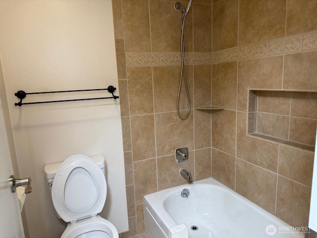 820 Cady Rd Unit F102, Everett, WA 98203 - full bathroom featuring toilet and tub / shower combination