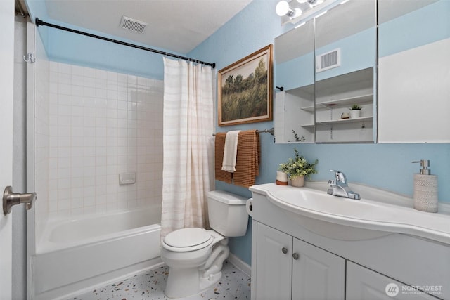 12515 NE 145th Pl Unit D121, Kirkland, WA 98034 - full bath with toilet, vanity, and shower / tub combo with curtain
