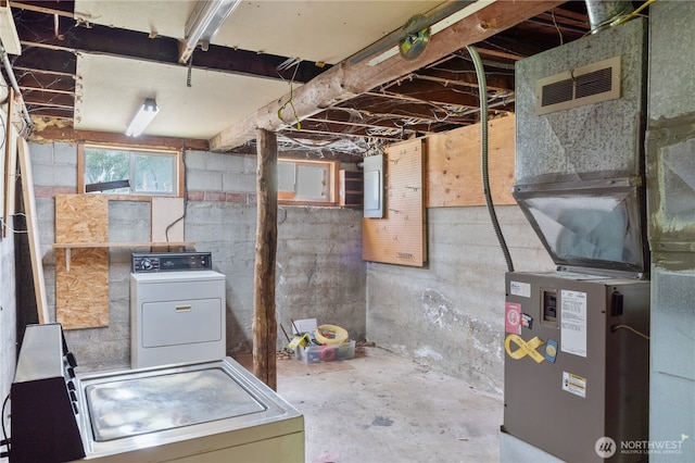 1627 SE Holman Rd, Port Orchard, WA 98367 - basement featuring washer / clothes dryer