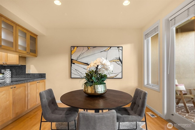 740 1st St S, Kirkland, WA 98033 - dining room featuring light wood-style floors and recessed lighting