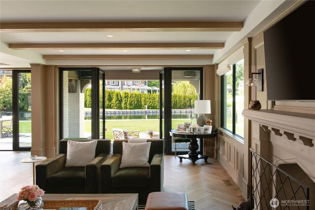 8580 Hunts Point Ln, Hunts Point, WA 98004 - living area featuring beam ceiling