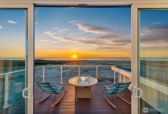 1421 S Cohasset Crst, Westport, WA 98595 - balcony with a water view
