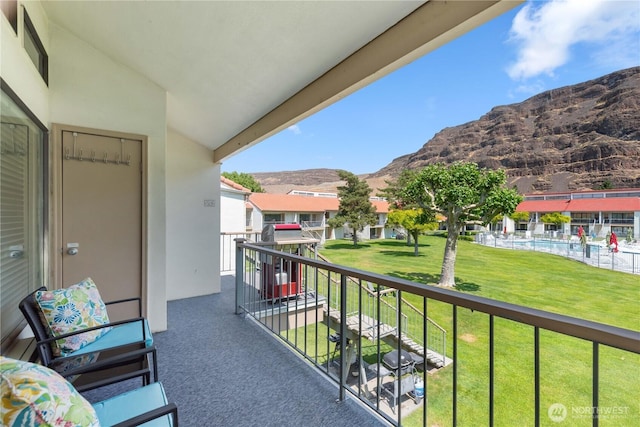 8903 Crescent Bar Rd Unit 158, Quincy, WA 98848 - balcony featuring a mountain view