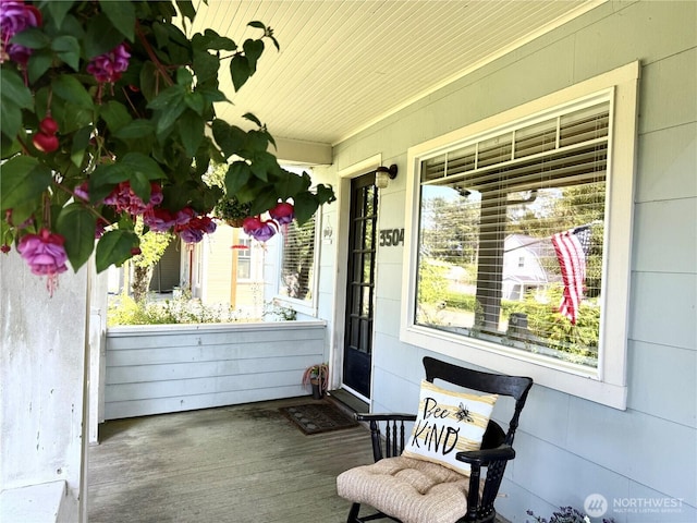 3504 L Pl, Seaview, WA 98644 - view of exterior entry featuring a porch